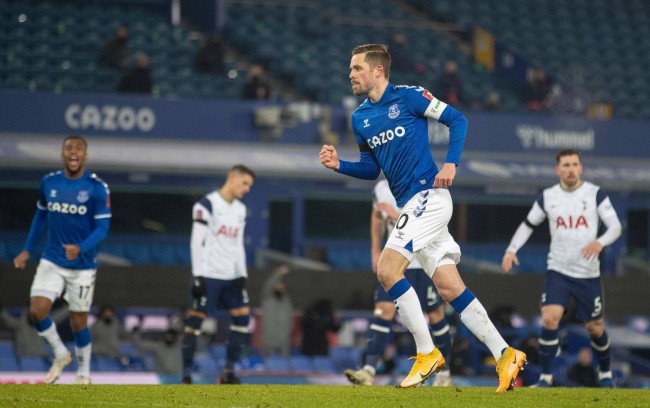 是现今足坛 是现今足坛